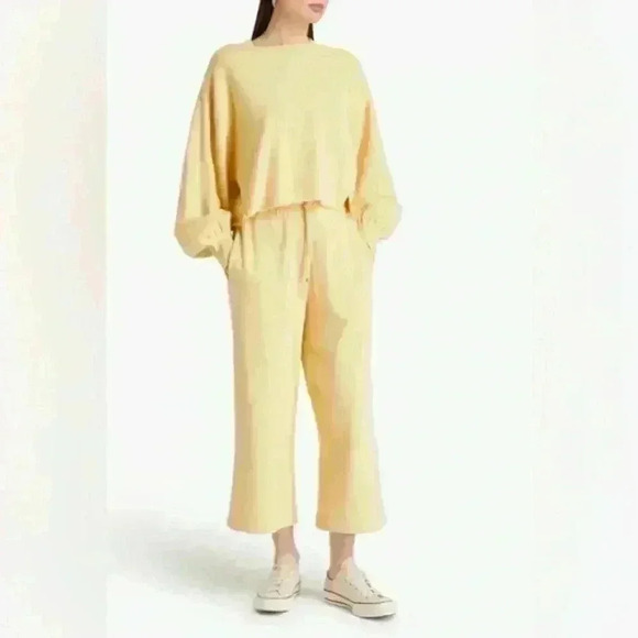 FRAME
Cropped Wide-Leg Sweatpants - Picture 9 of 10